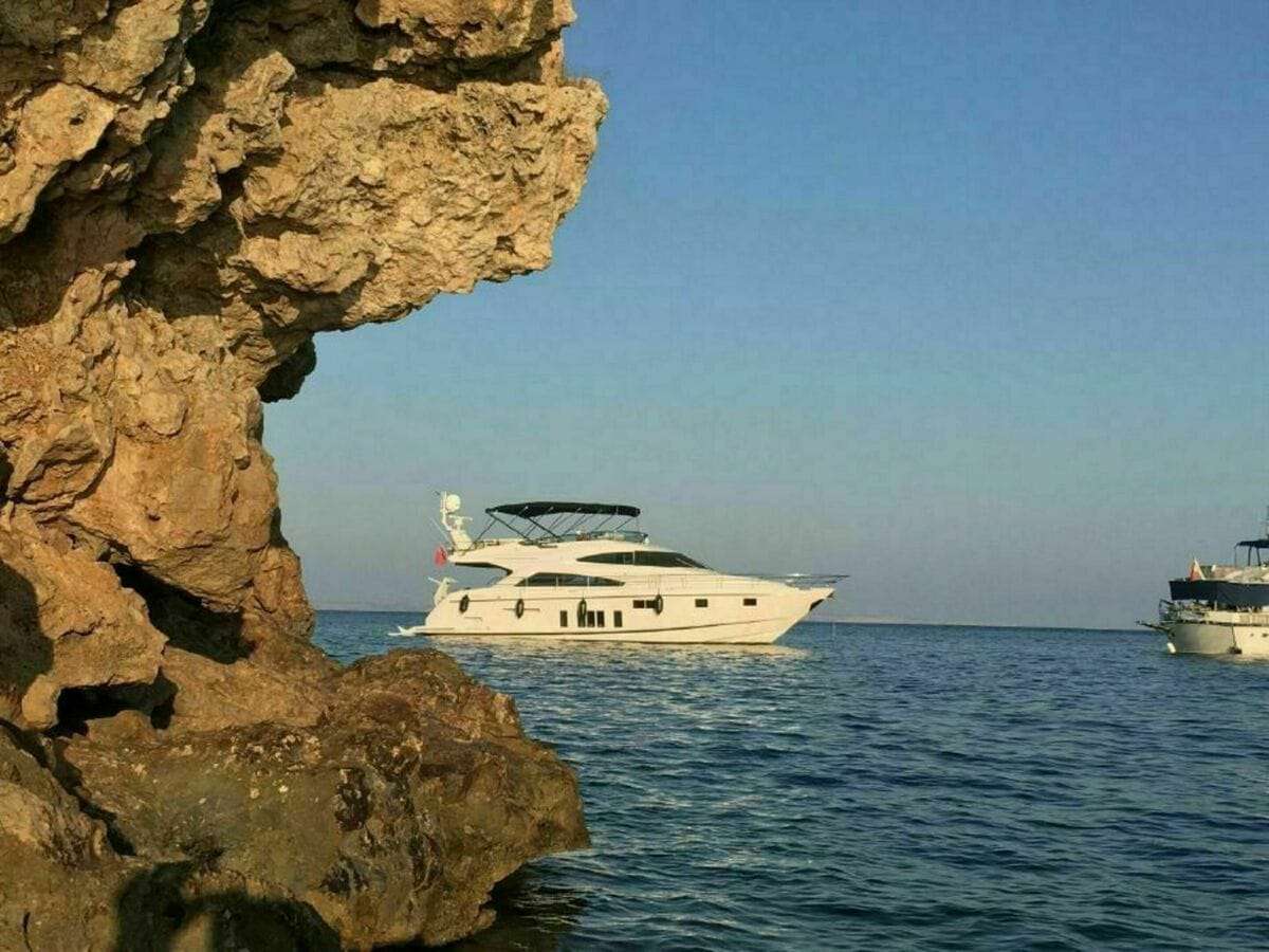 Fairline 65
