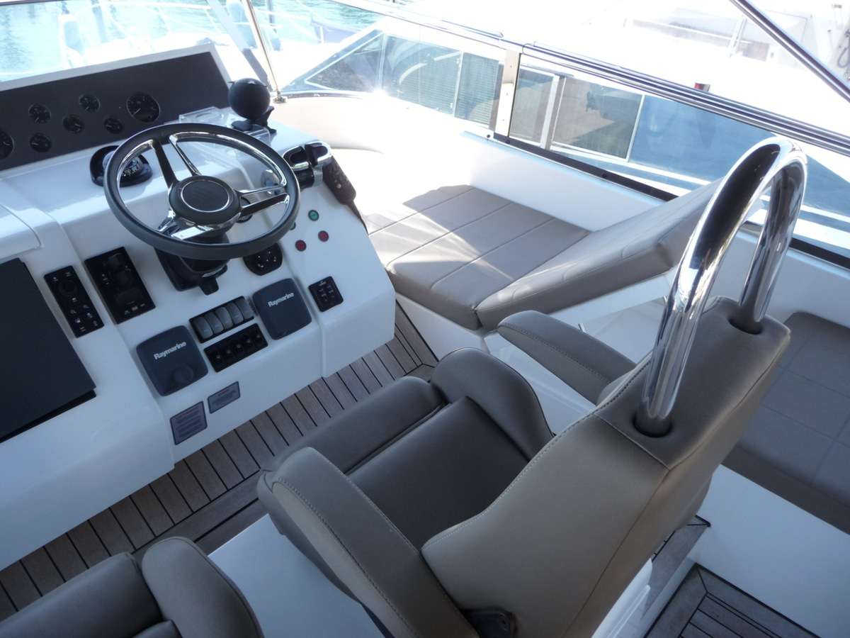 Fairline 65