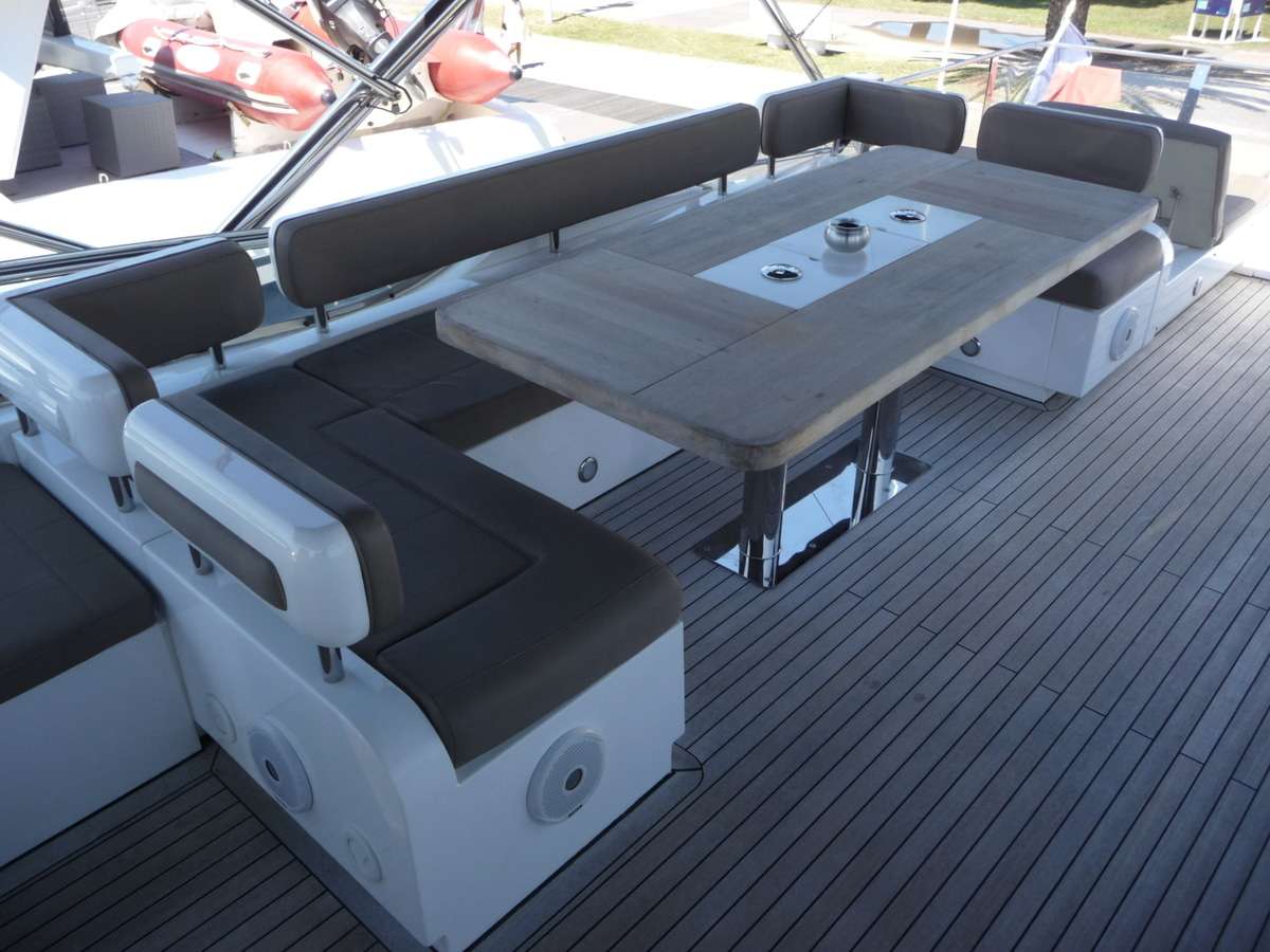 Fairline 65