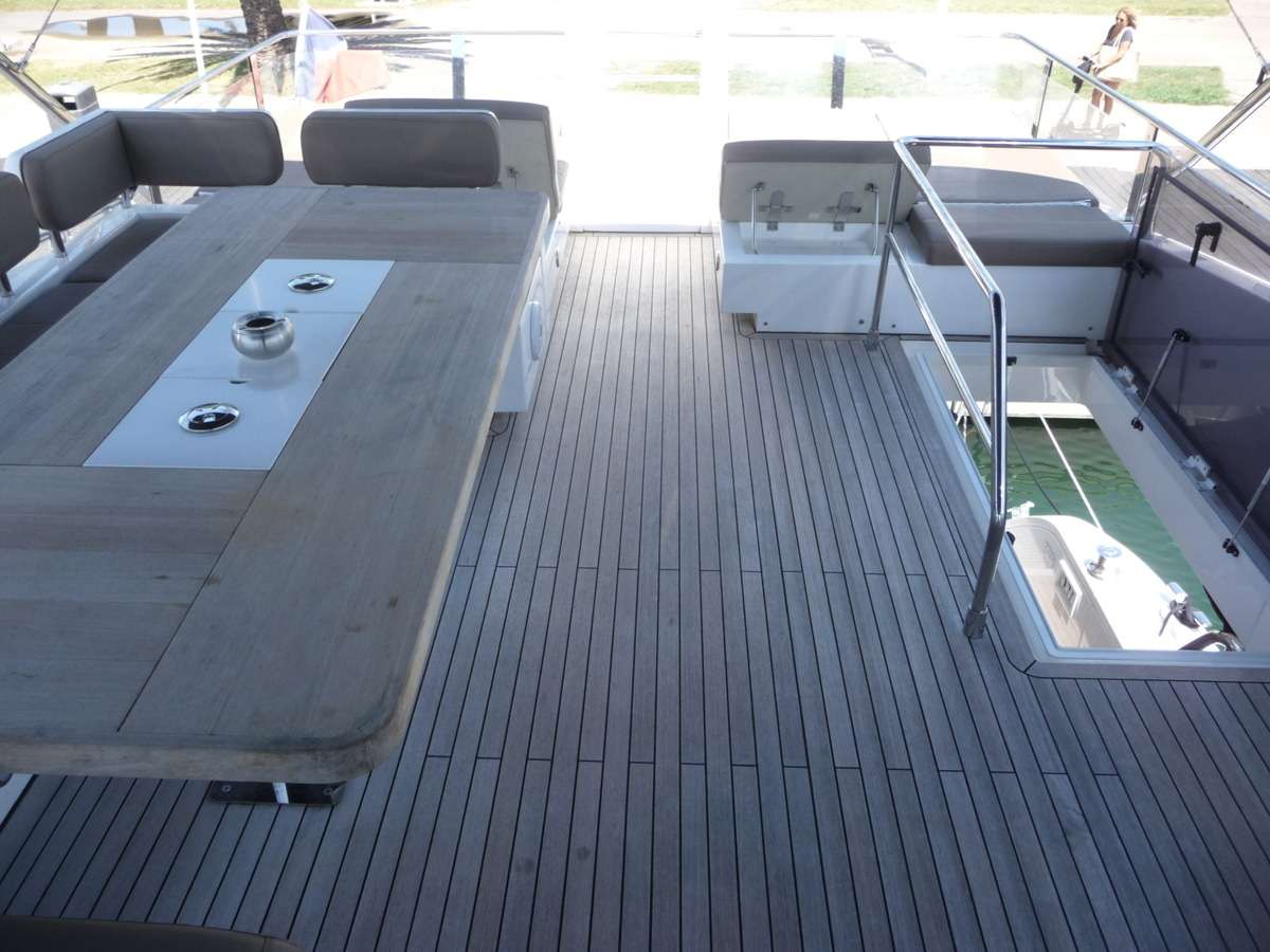Fairline 65