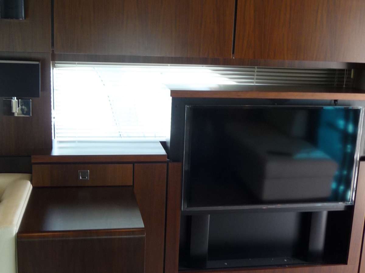 Fairline 65