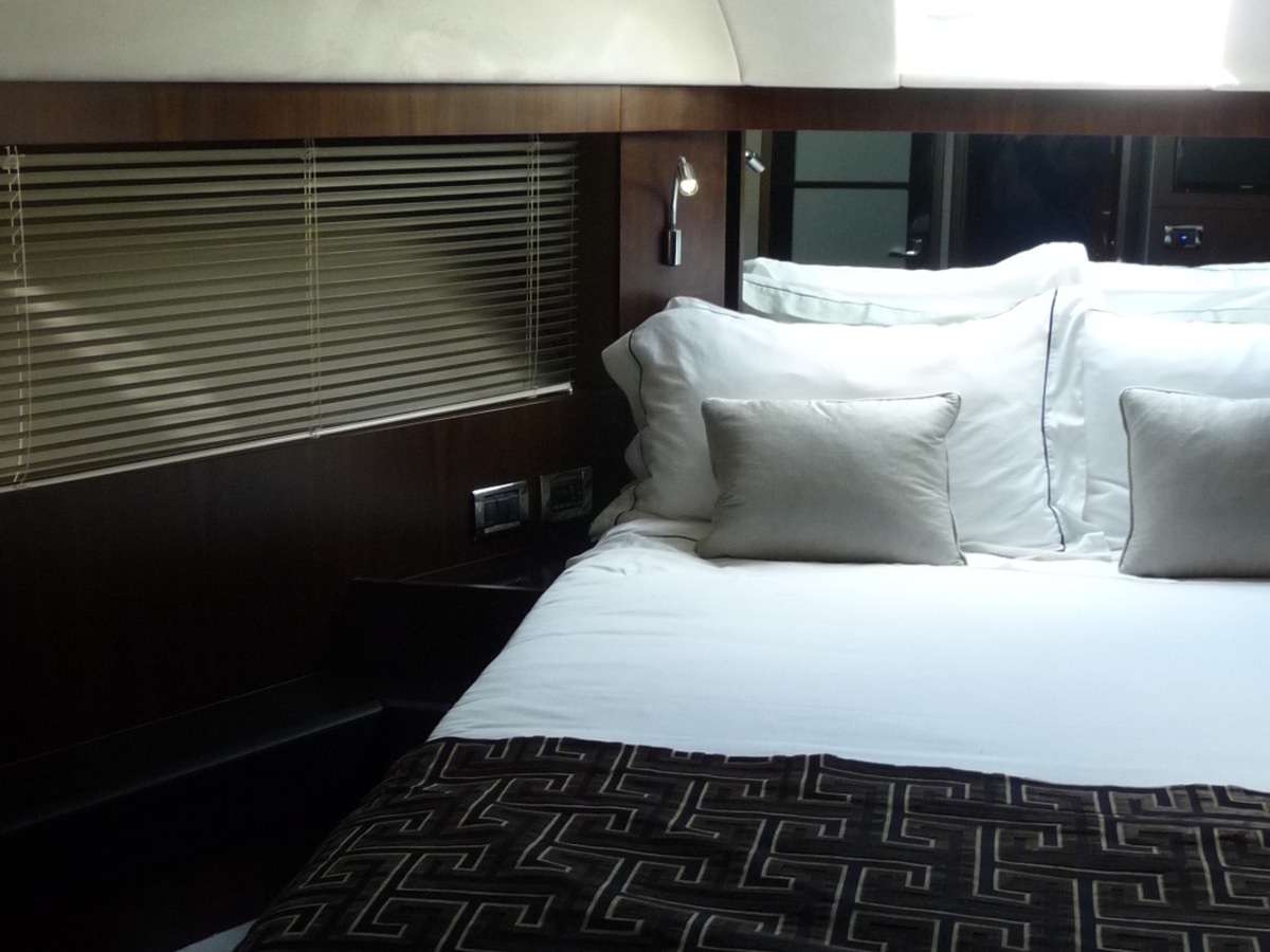 Fairline 65