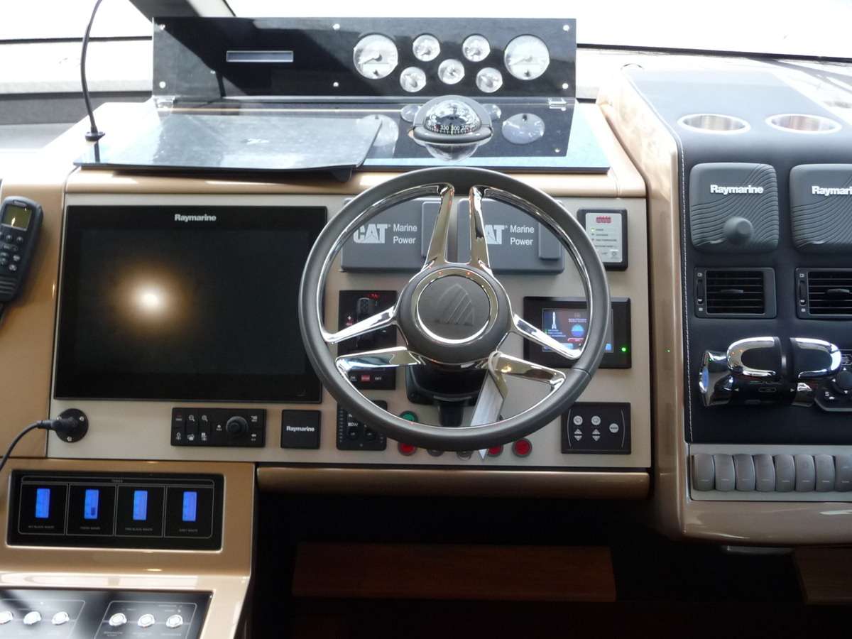 Fairline 65