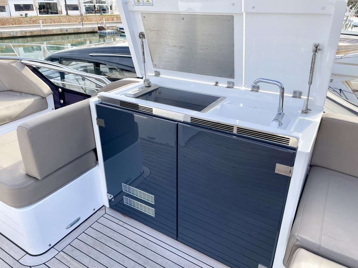 Fairline 50