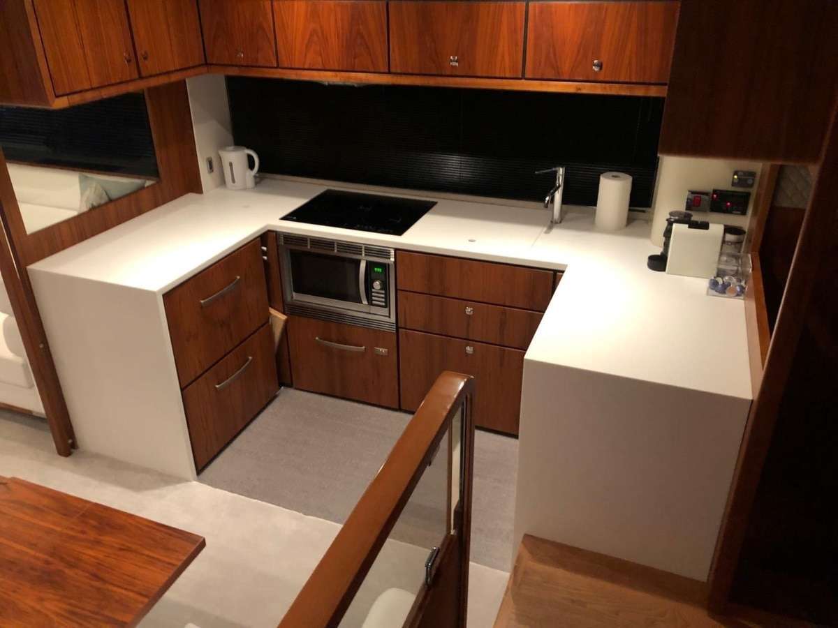 Fairline 65