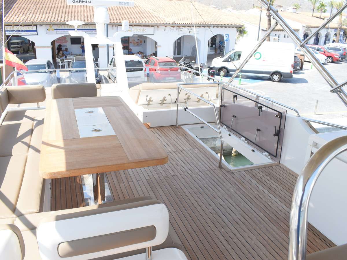 Fairline 65