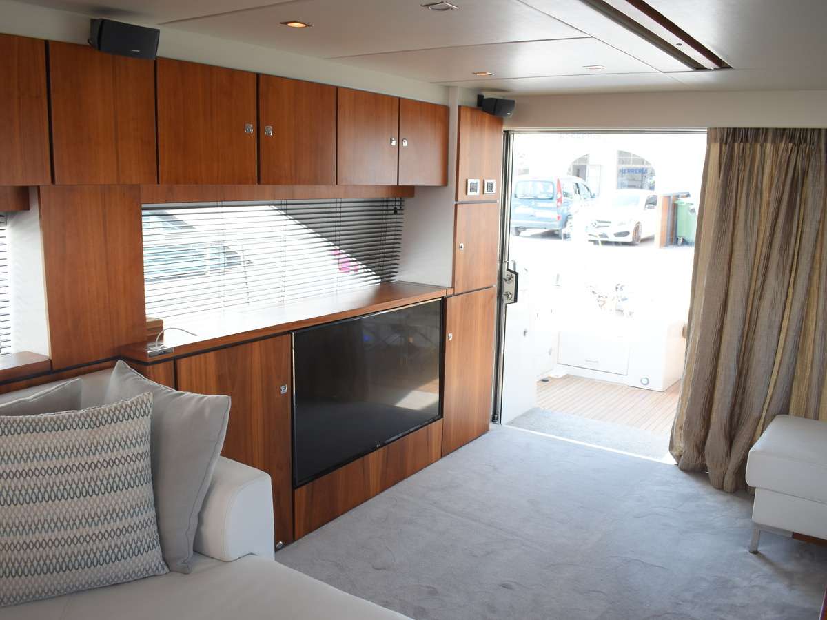 Fairline 65