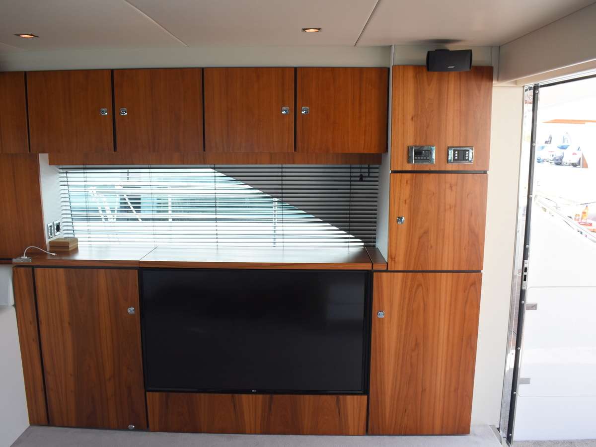Fairline 65