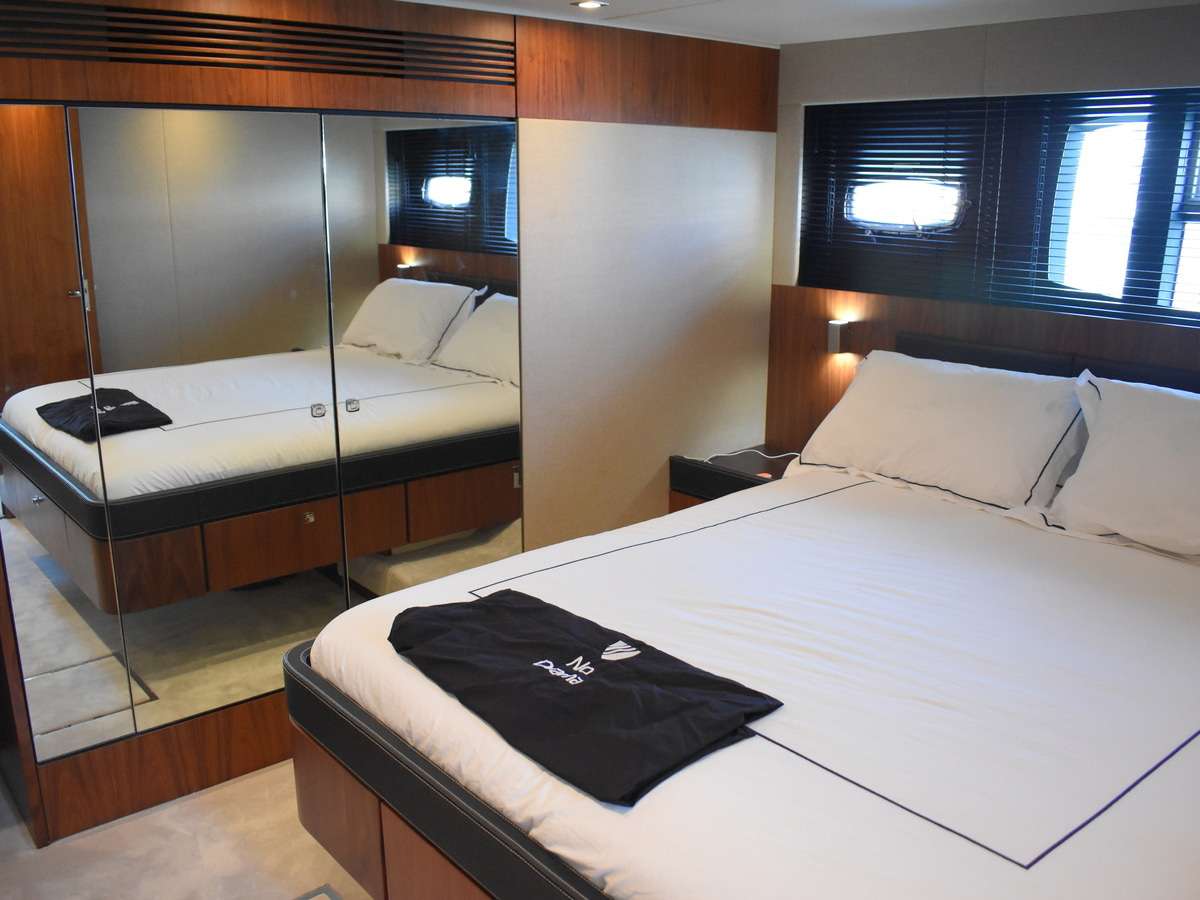 Fairline 65