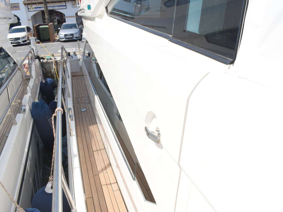 Fairline 65
