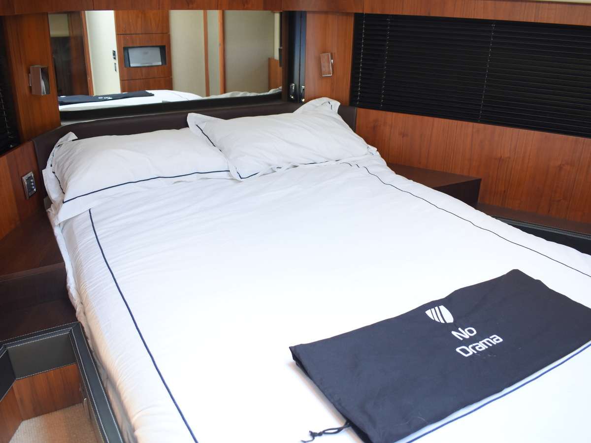Fairline 65