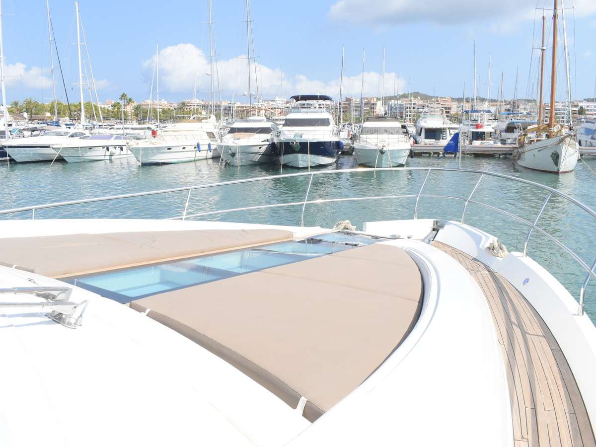 Fairline 65