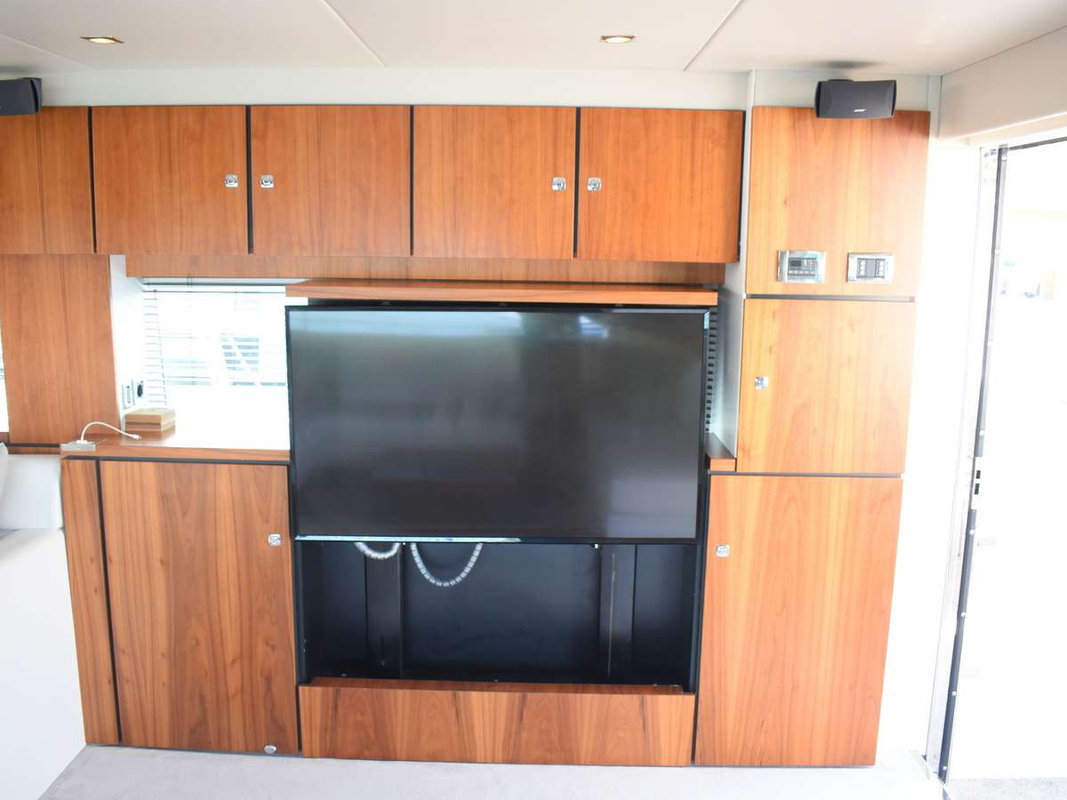 Fairline 65