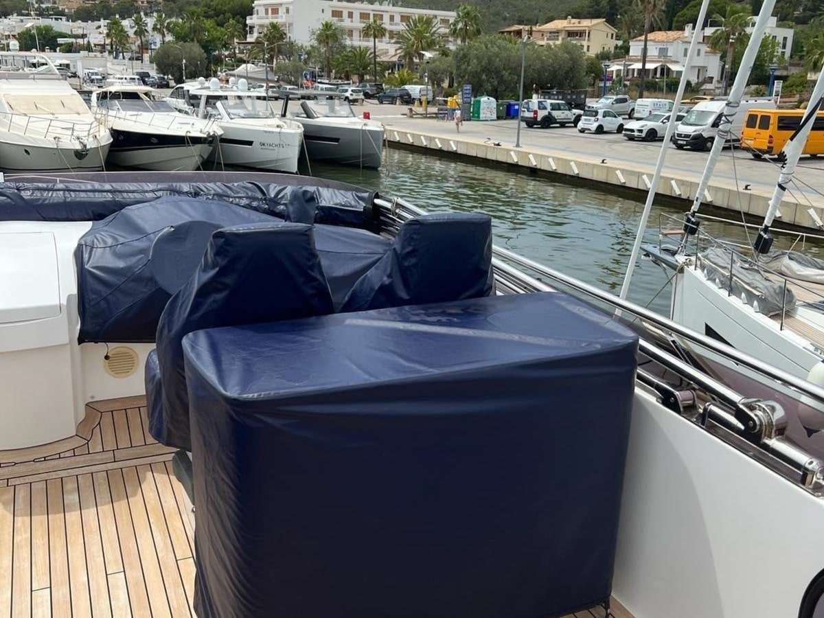 Princess 52 with Seakeeper gyro