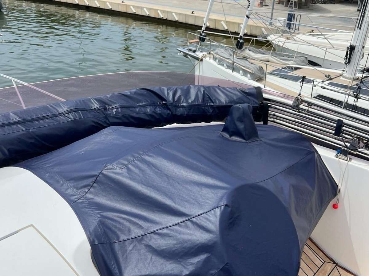 Princess 52 with Seakeeper gyro