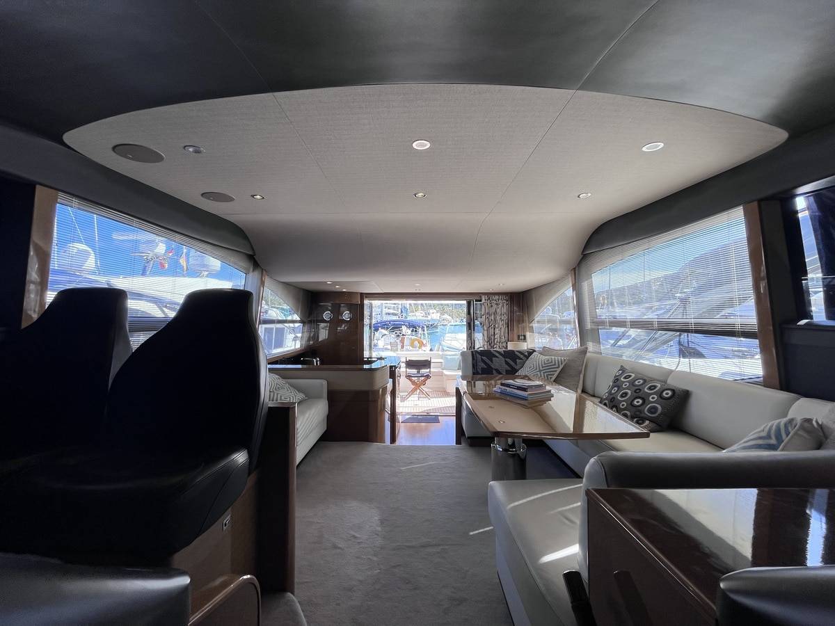 Princess 52 with Seakeeper gyro