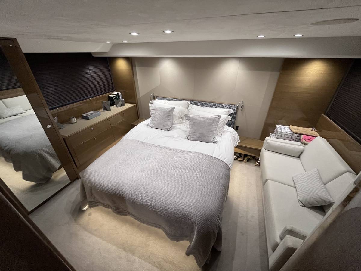 Princess 52 with Seakeeper gyro