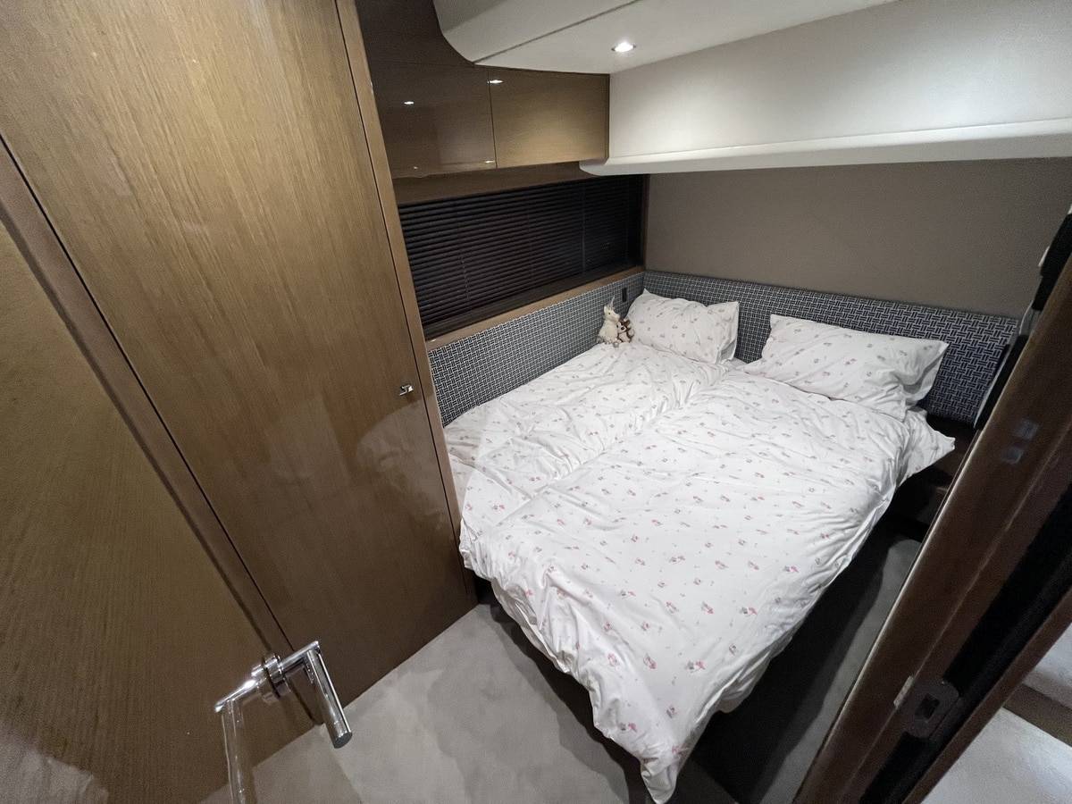 Princess 52 with Seakeeper gyro