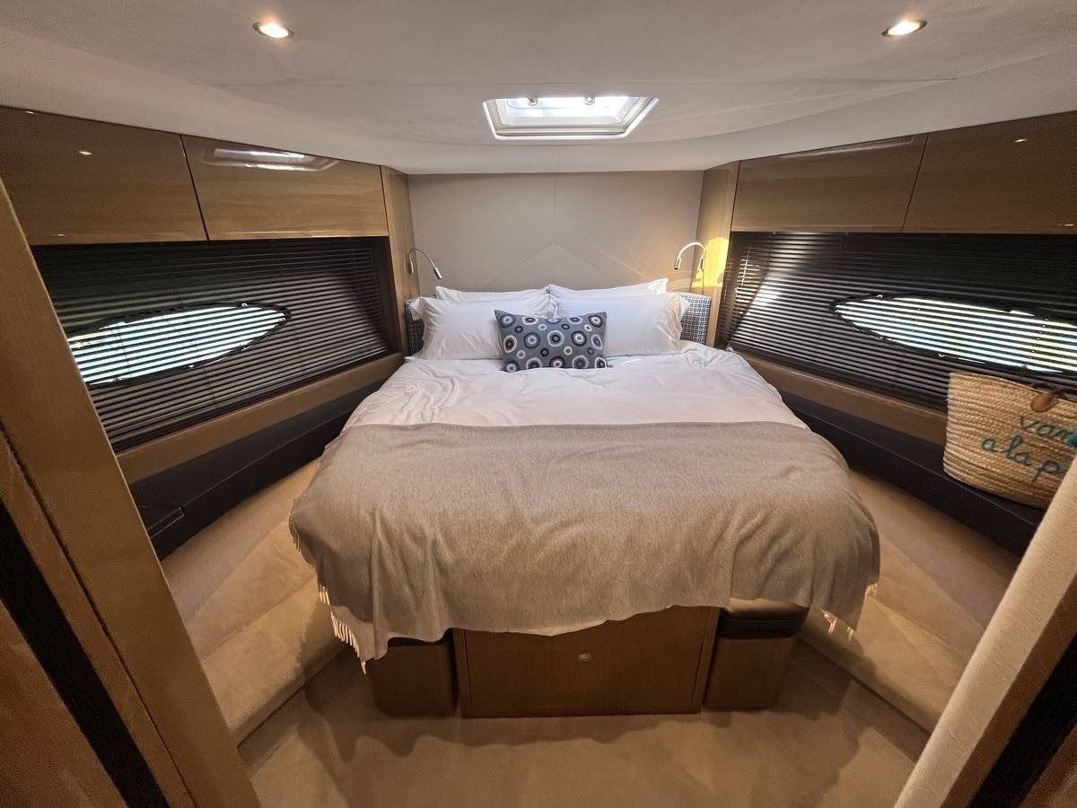 Princess 52 with Seakeeper gyro