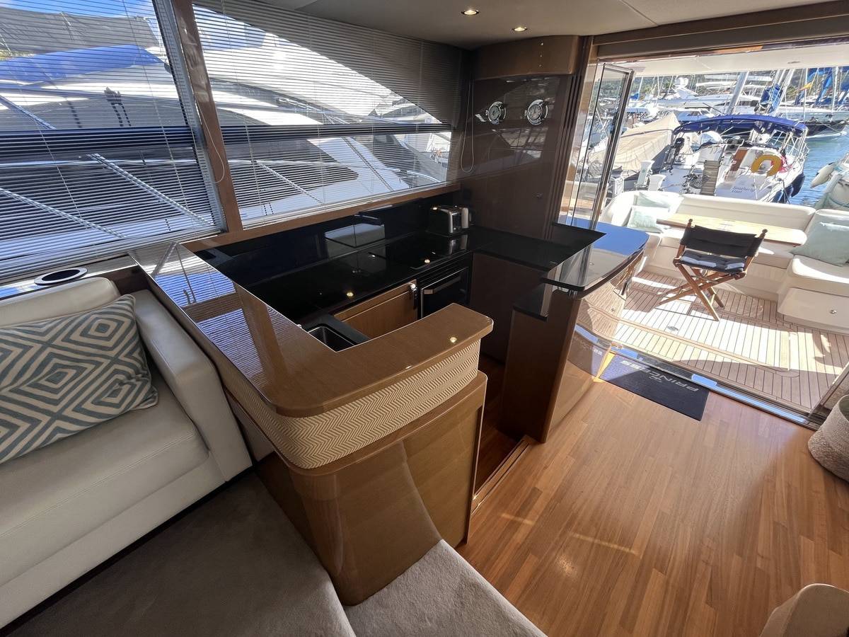 Princess 52 with Seakeeper gyro