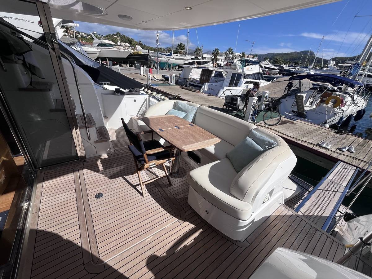 Princess 52 with Seakeeper gyro