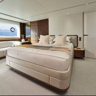 Boat image 13