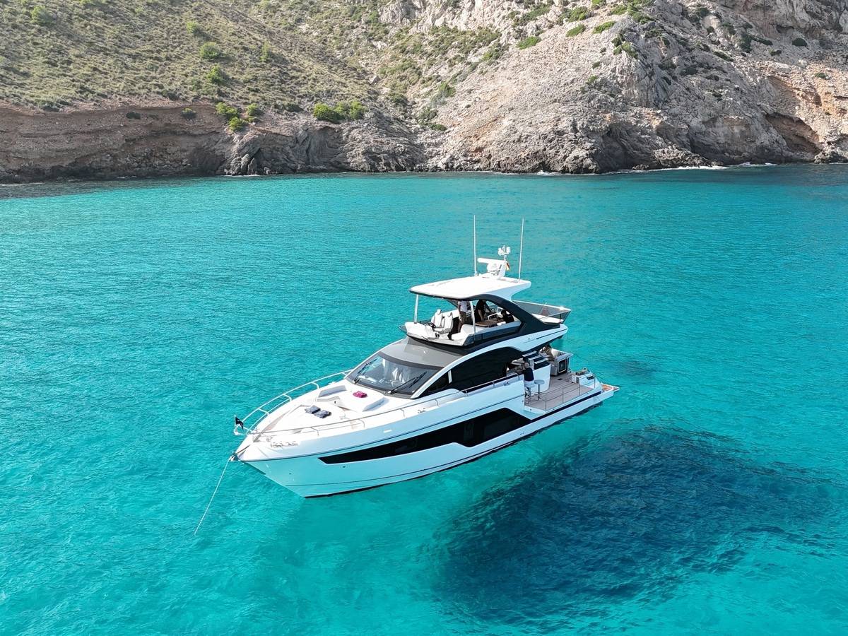 Fairline 58