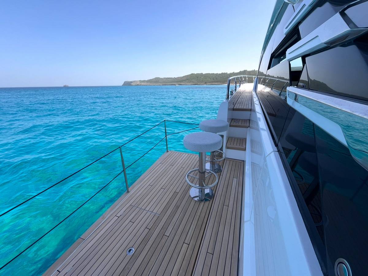 Fairline 58