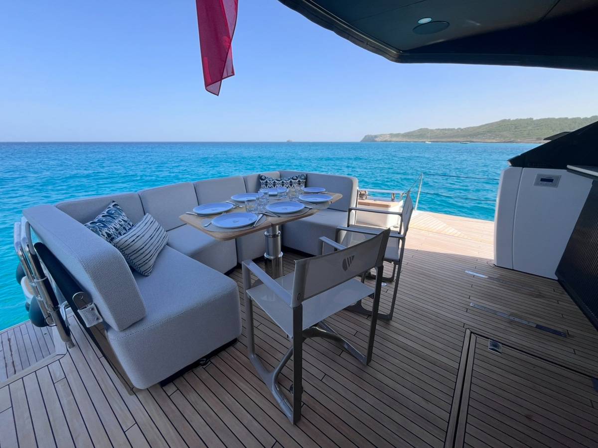 Fairline 58