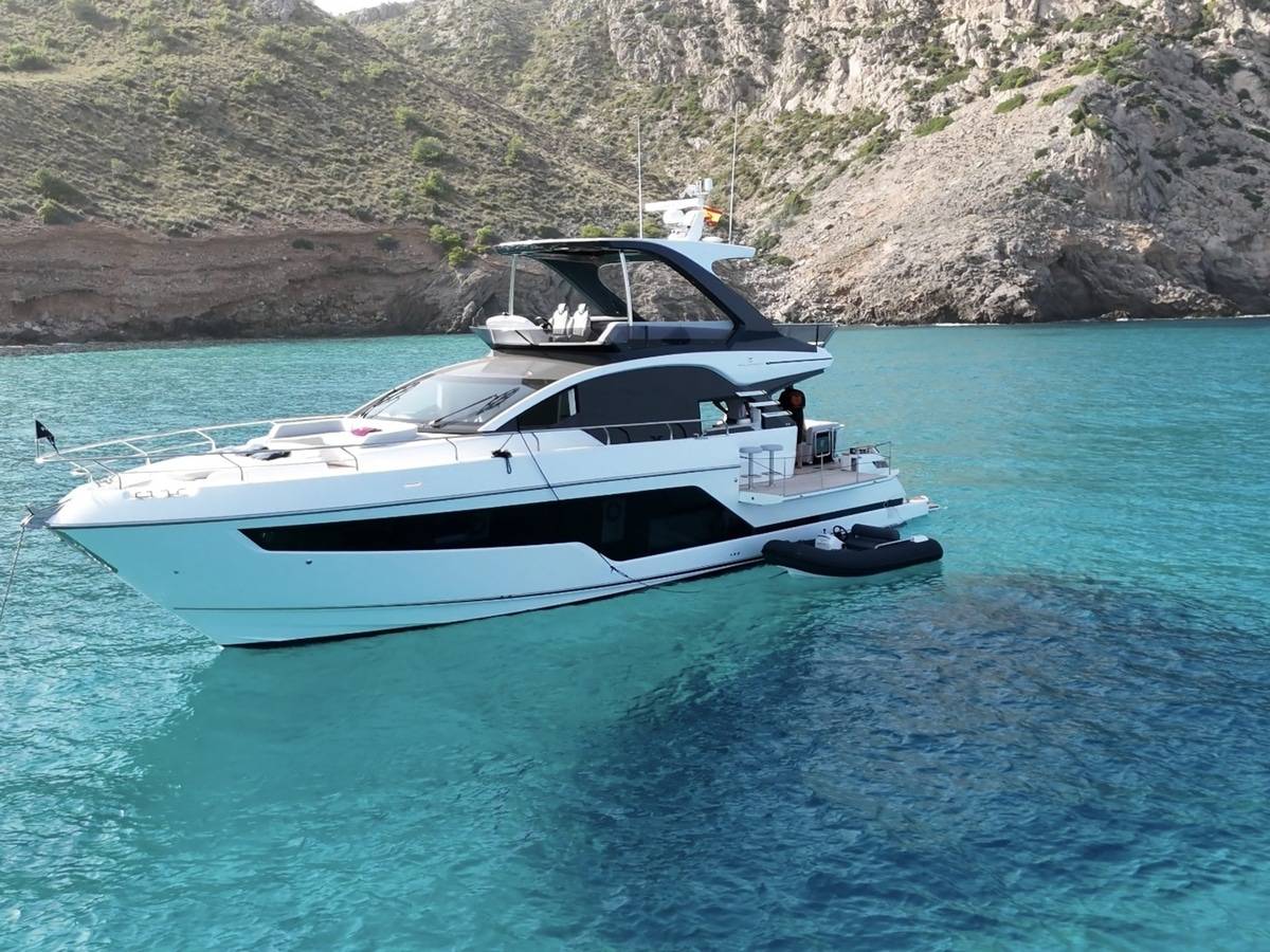Fairline 58