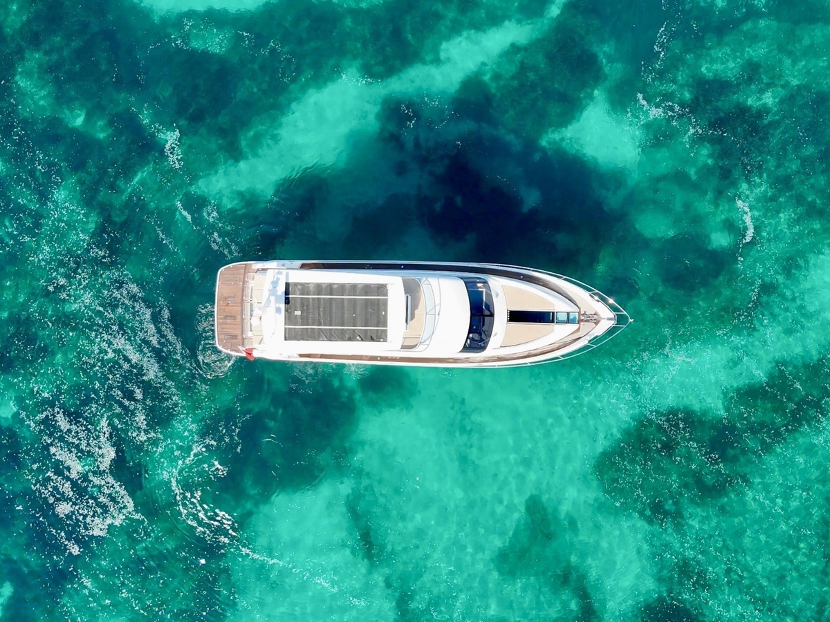 Fairline 65