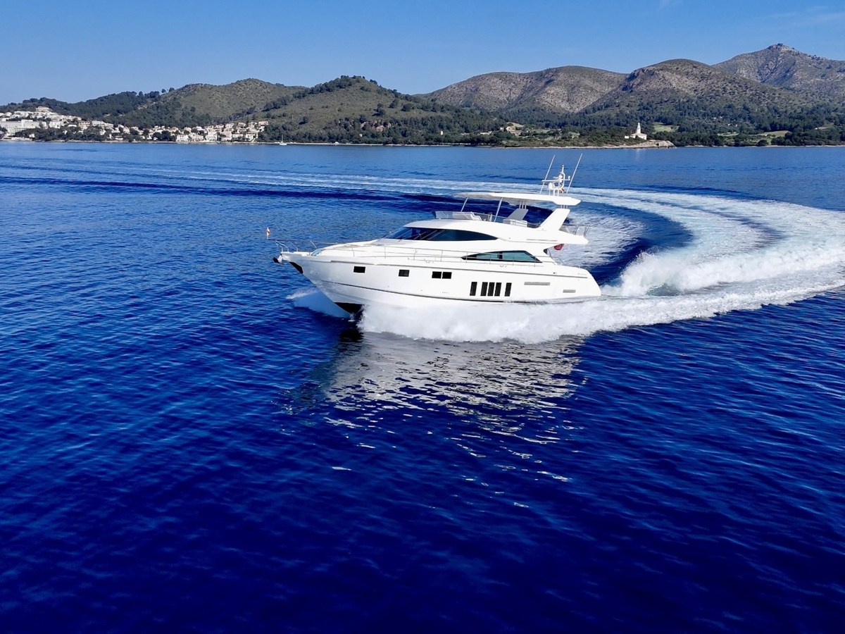 Fairline 65