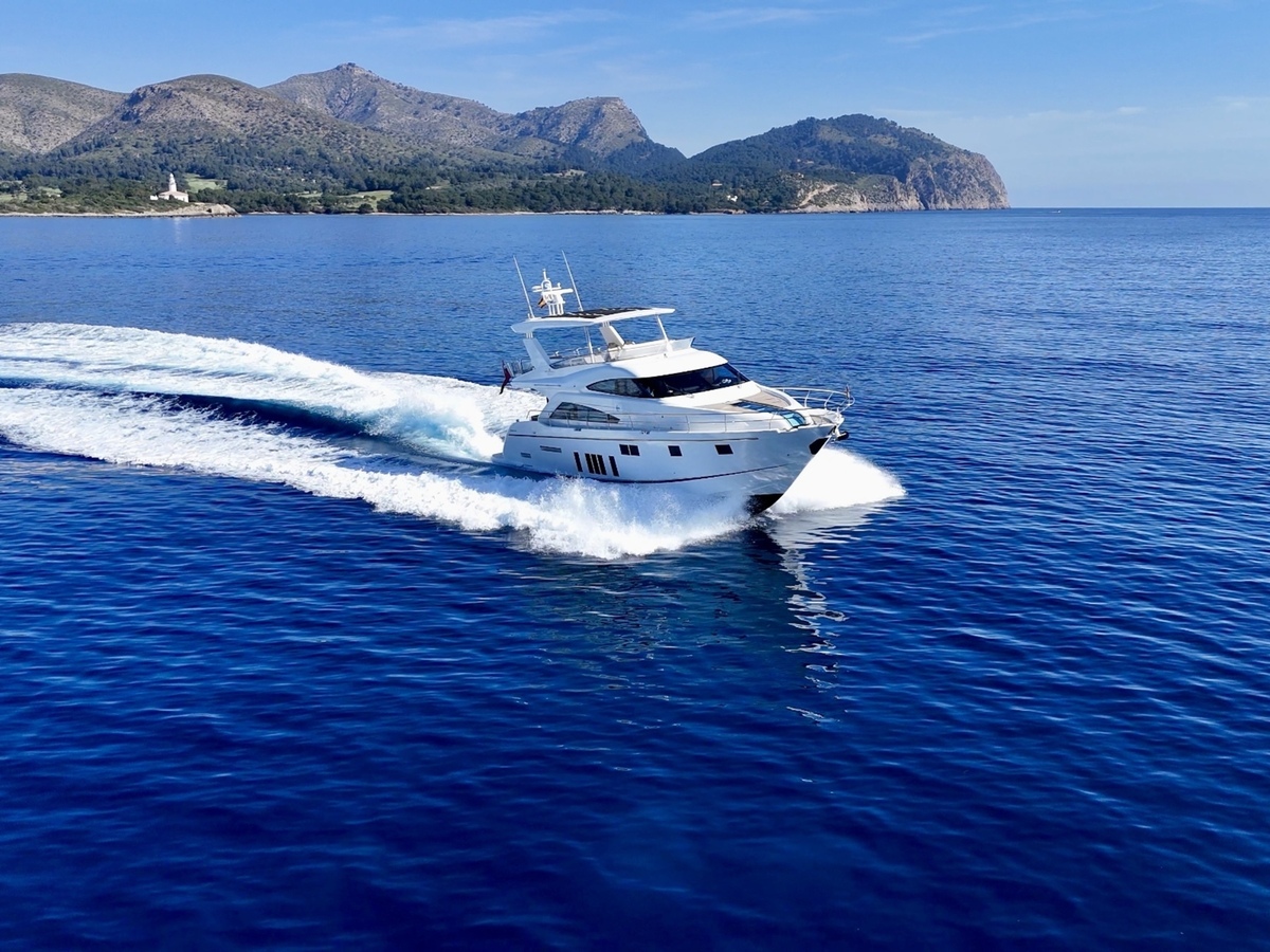 Fairline 65