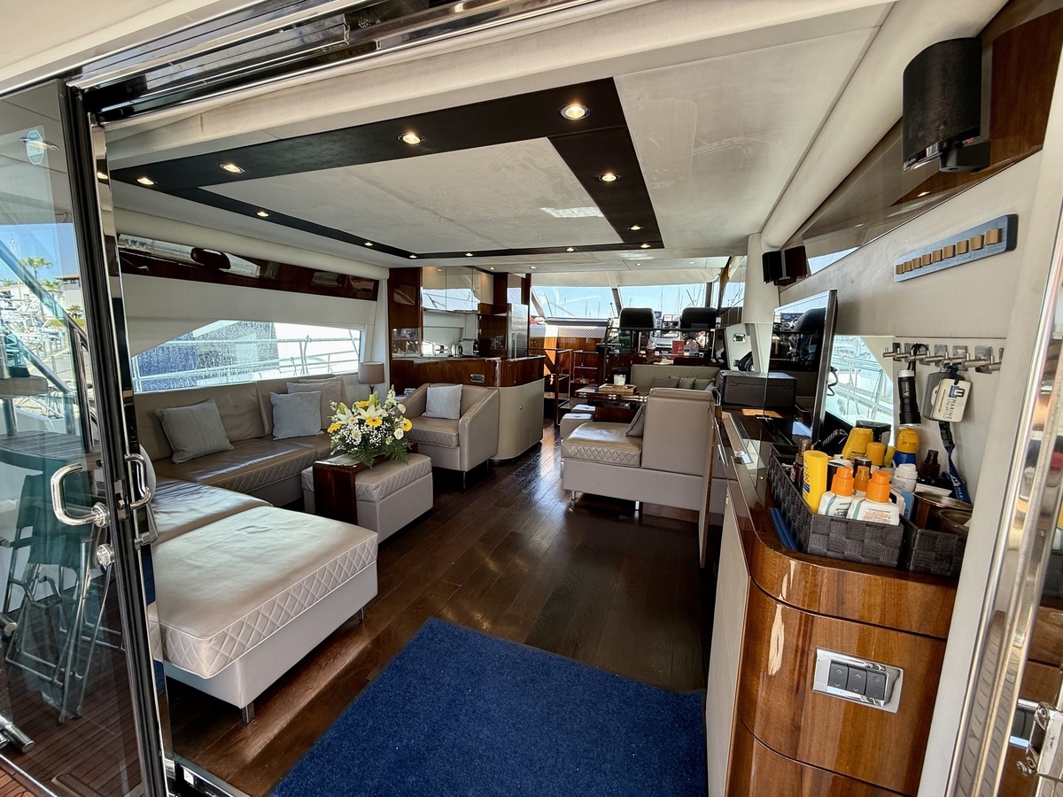 Fairline 65