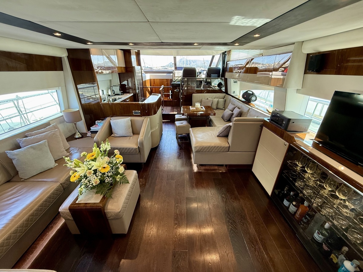 Fairline 65