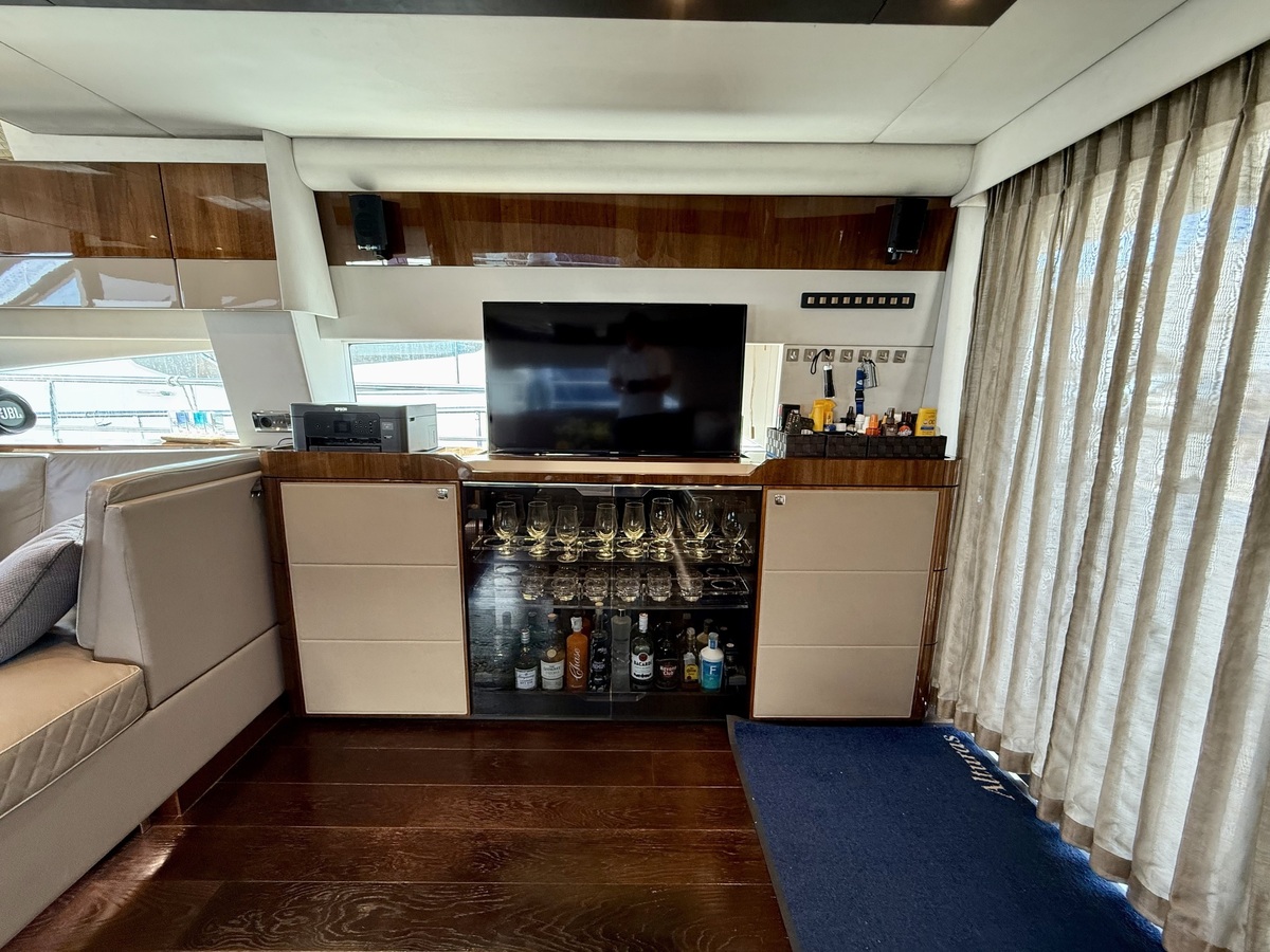 Fairline 65