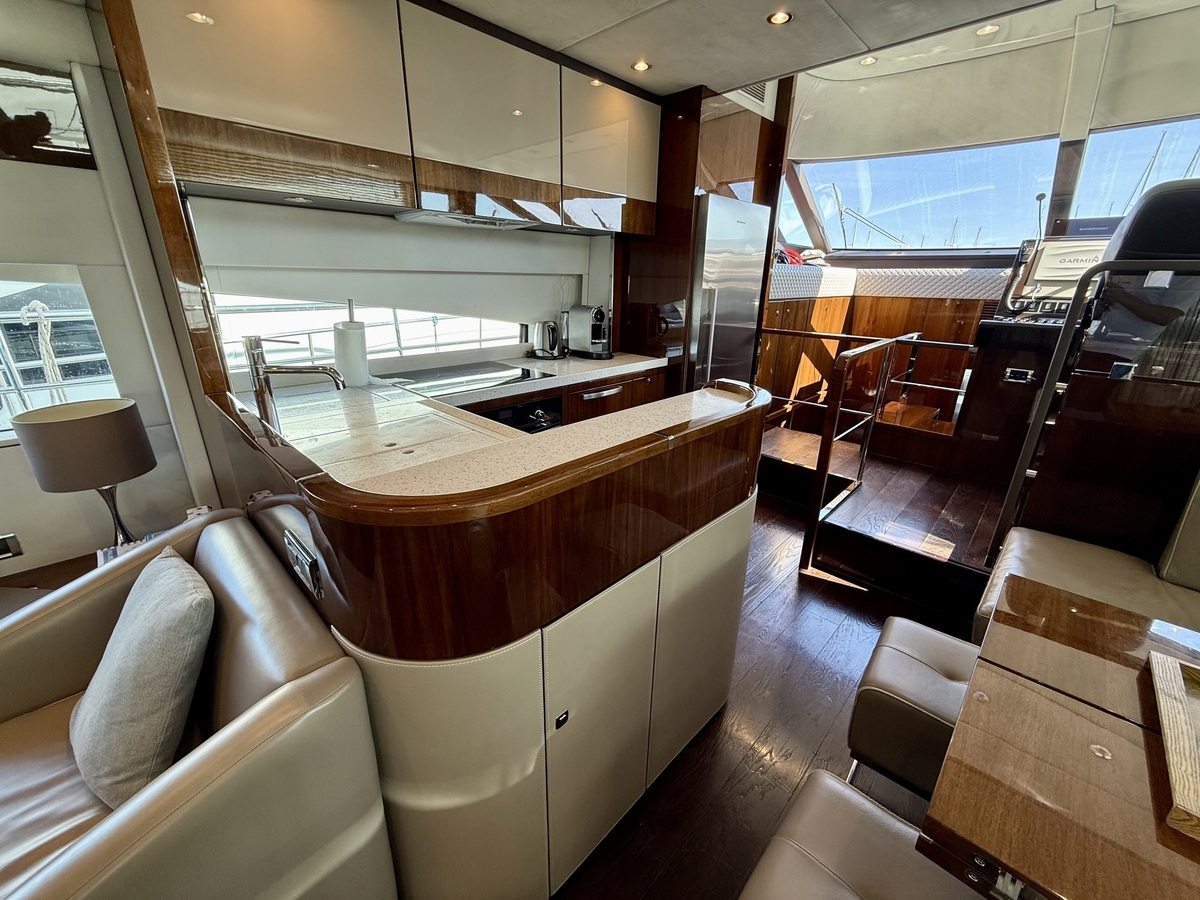 Fairline 65