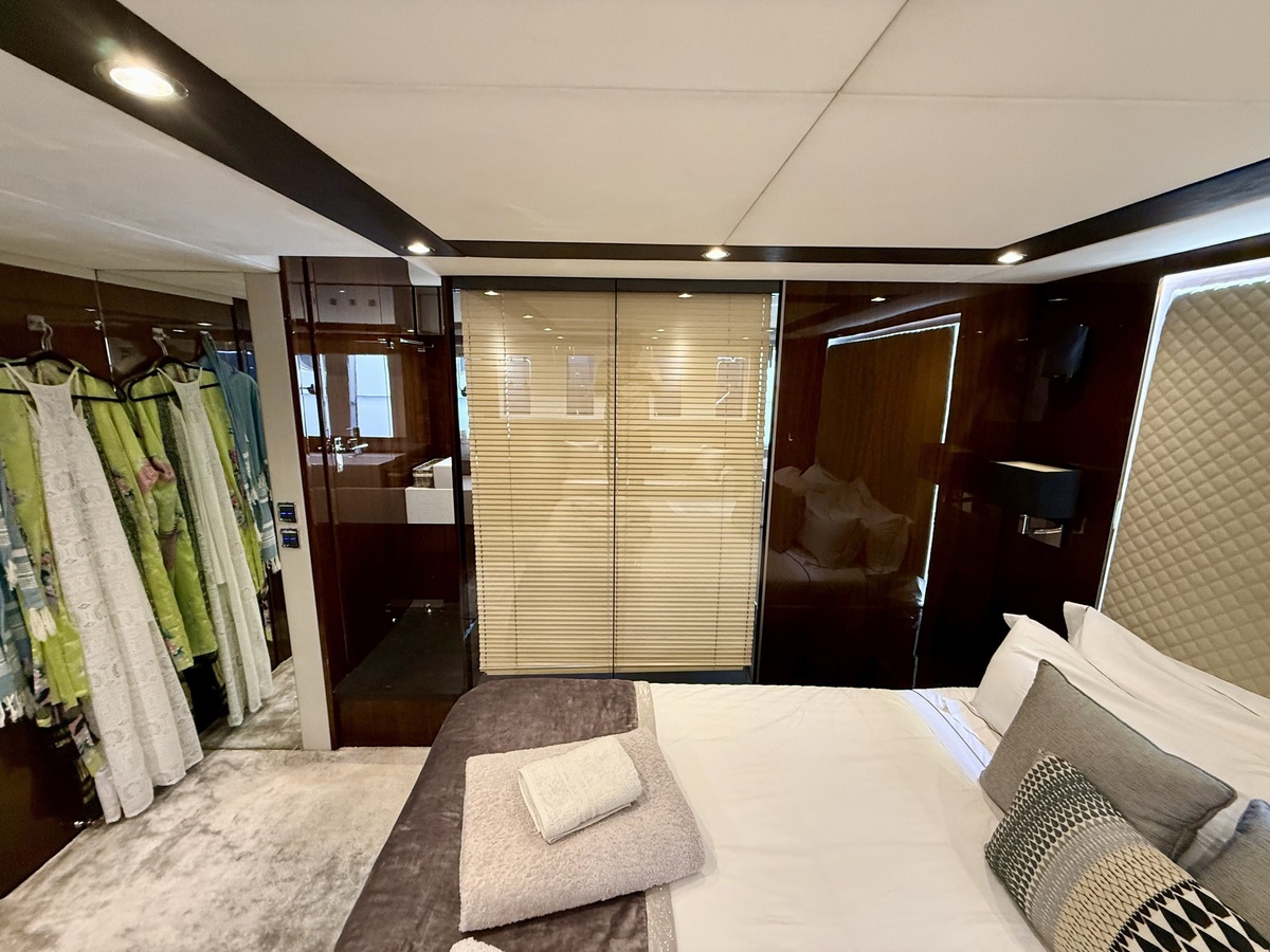 Fairline 65