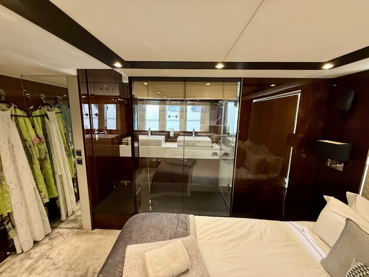 Fairline 65