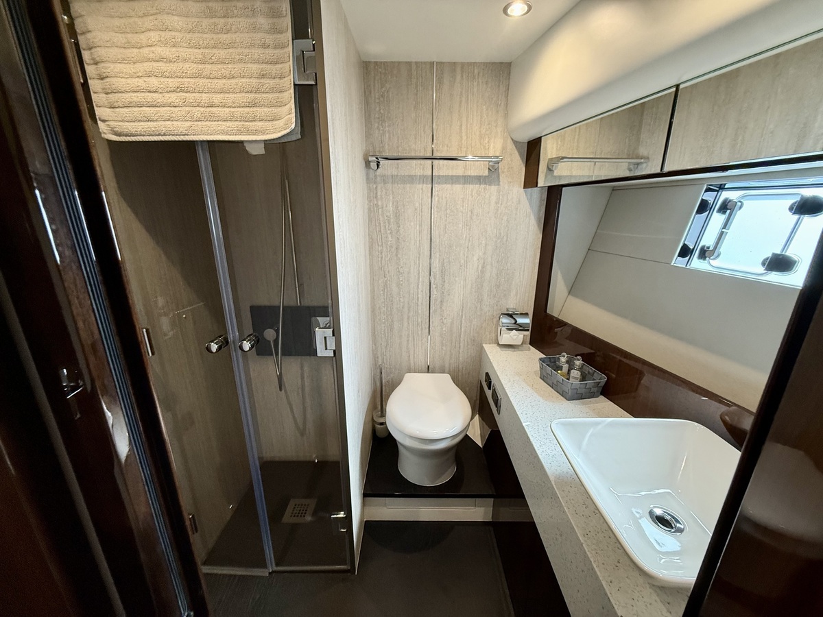 Fairline 65