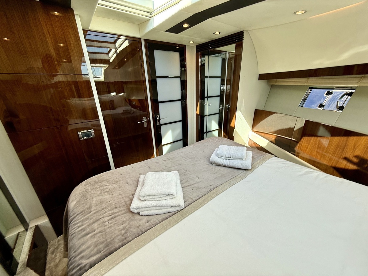 Fairline 65