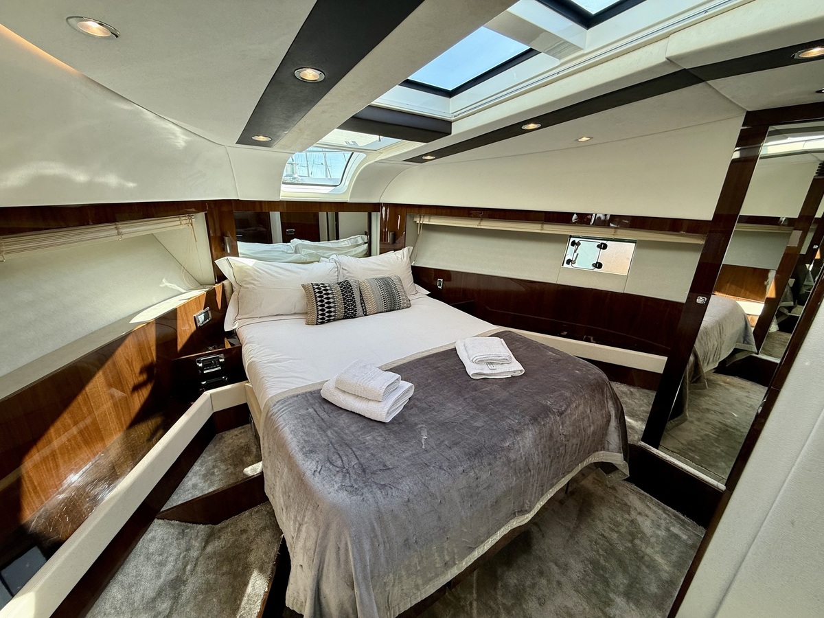 Fairline 65