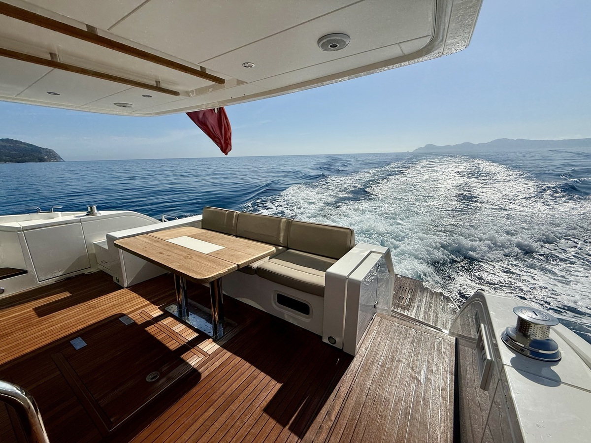 Fairline 65