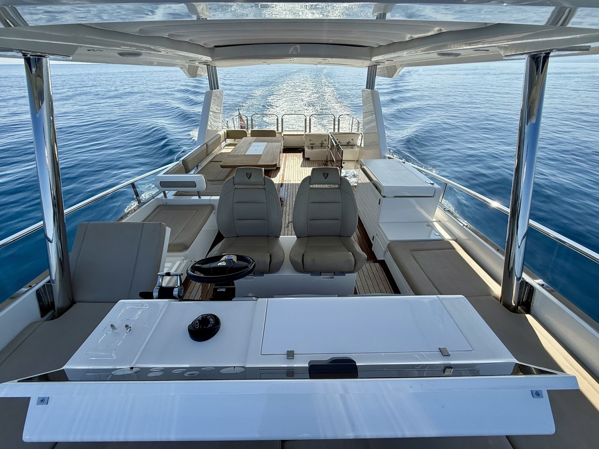 Fairline 65