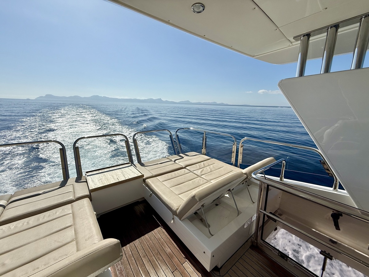 Fairline 65