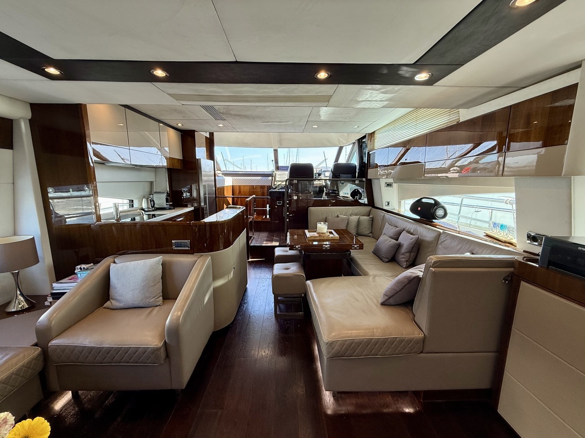 Fairline 65