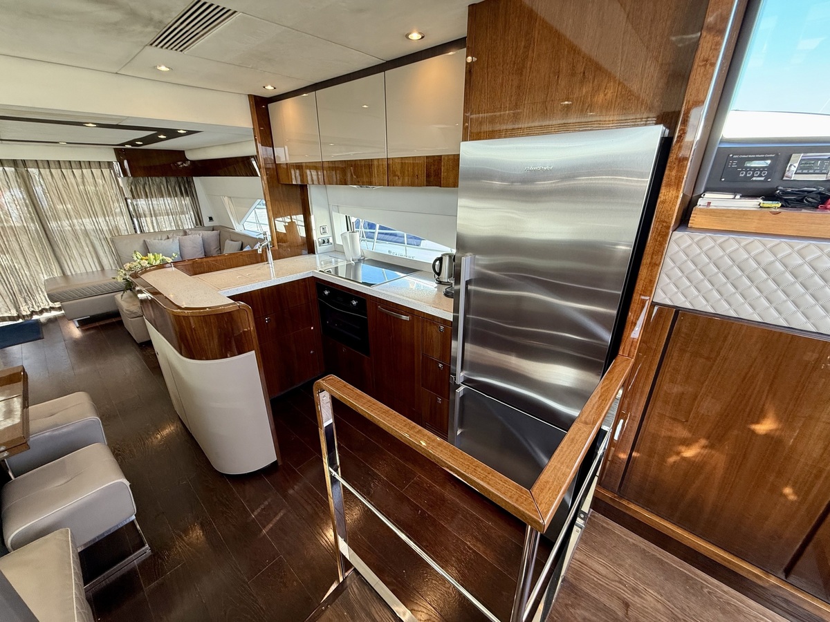 Fairline 65