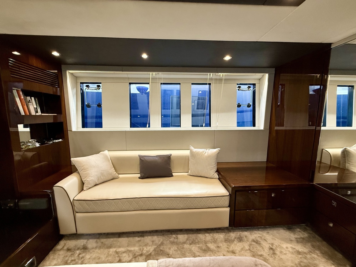 Fairline 65
