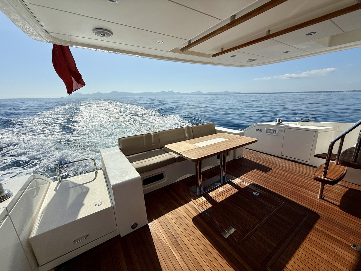 Fairline 65