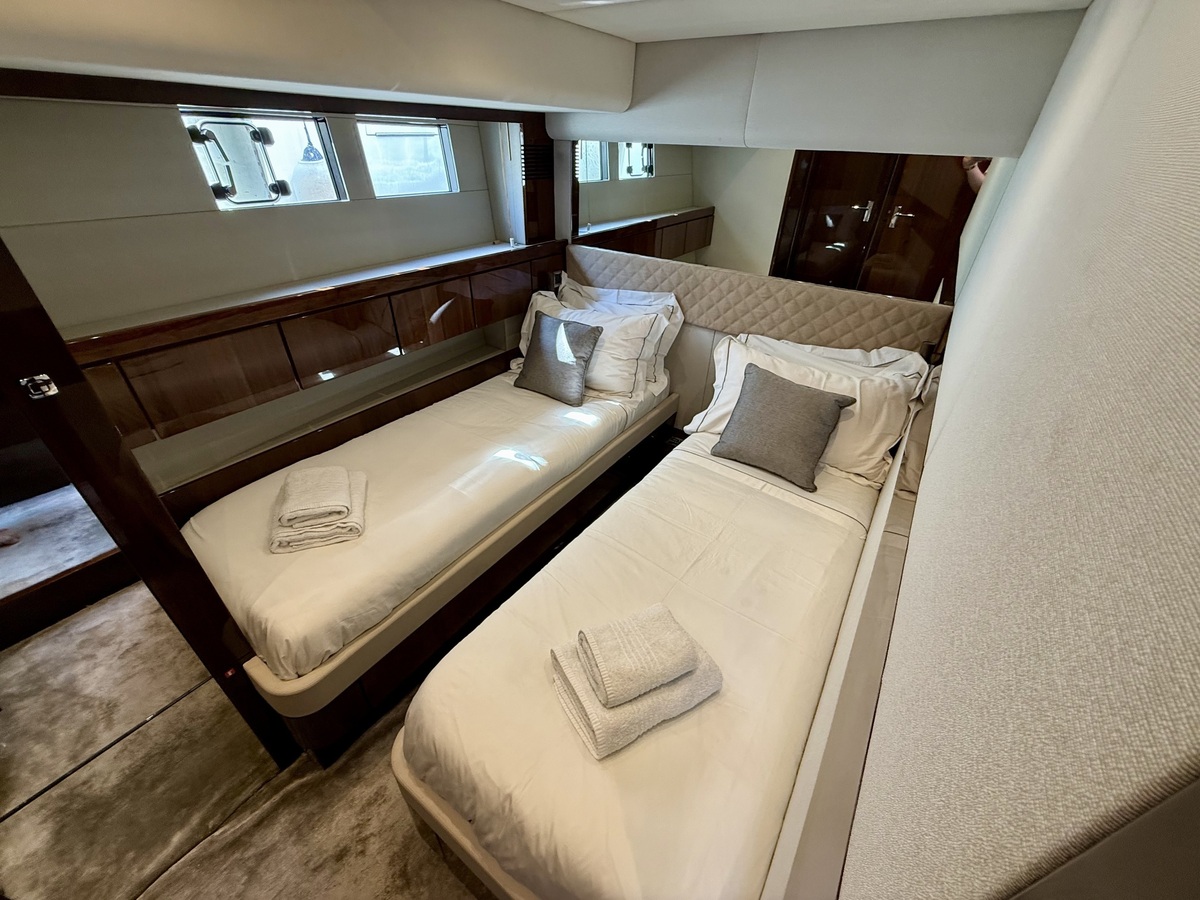 Fairline 65